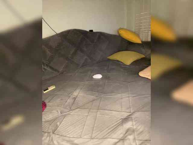 MayLily webcam