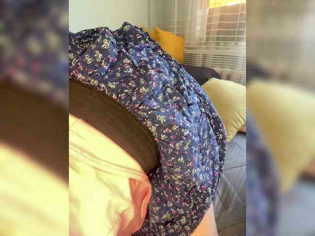 MayLily webcam