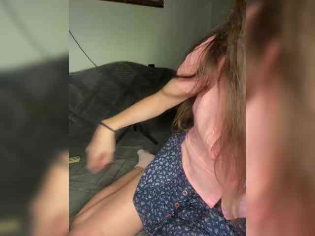 MayLily webcam