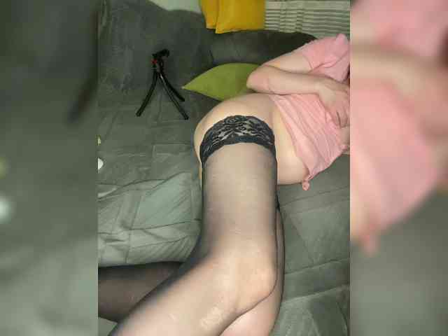 MayLily webcam