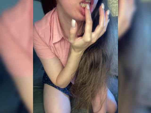 MayLily webcam