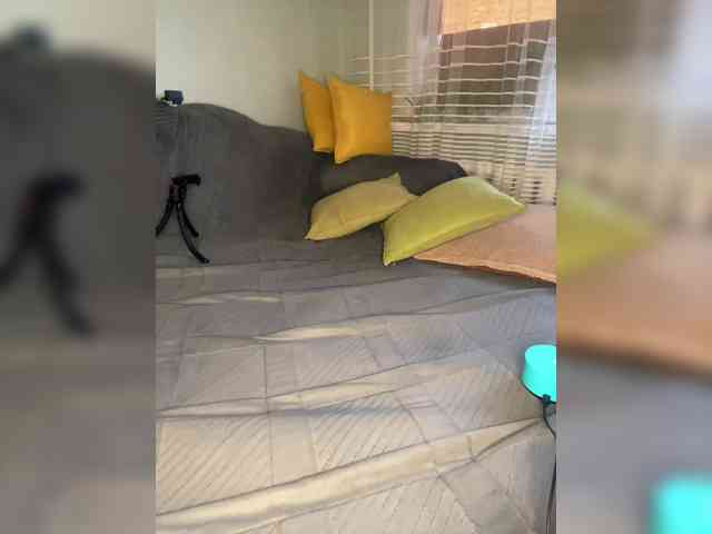 MayLily webcam