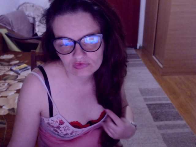 le modèle bellaro est en webcam porno dans un show sur le site bongacams, il possède les tags suivants: White/Caucasian,Brunette,Hairy