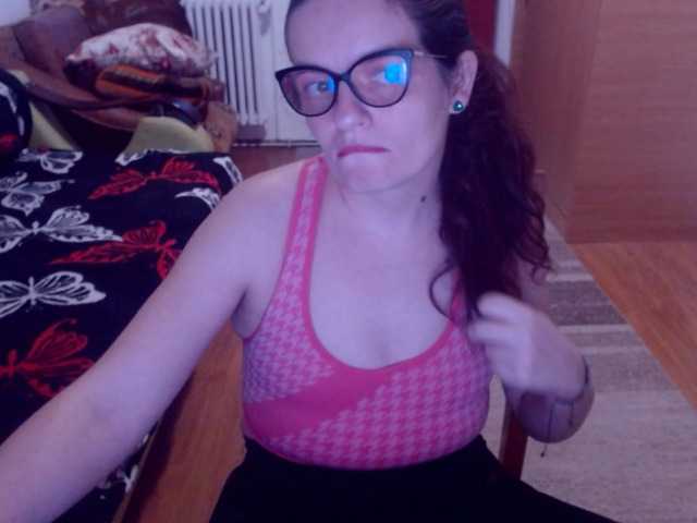 bellaro's BongaCams show and profile