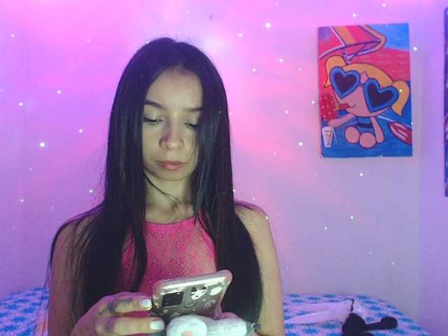 charlotehere webcam bongacams model stream image