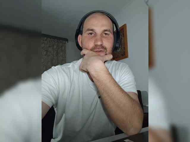 PoPaDoSiK-Mod Live Webcam on BongaCams