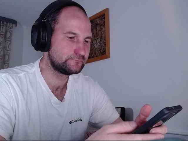 PoPaDoSiK-Mod Live Webcam on BongaCams