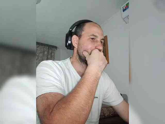 PoPaDoSiK-Mod Live Webcam on BongaCams