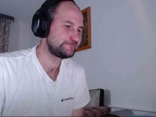 PoPaDoSiK-Mod Live Webcam on BongaCams