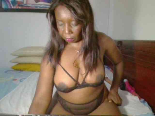 Lucypalmax webcam