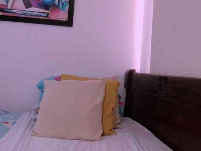 Lucypalmax webcam