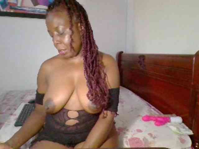 Lucypalmax webcam