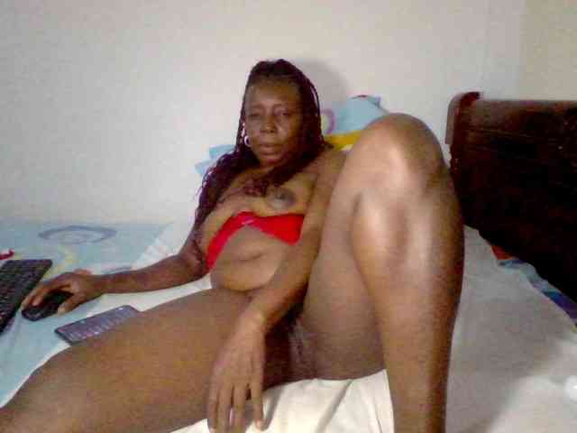Lucypalmax webcam