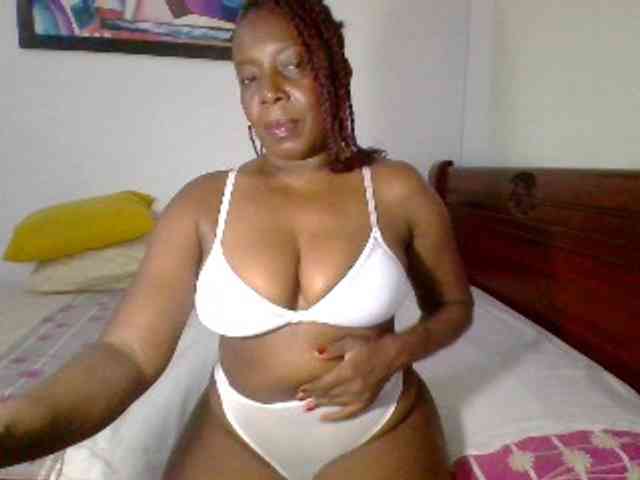 Lucypalmax webcam