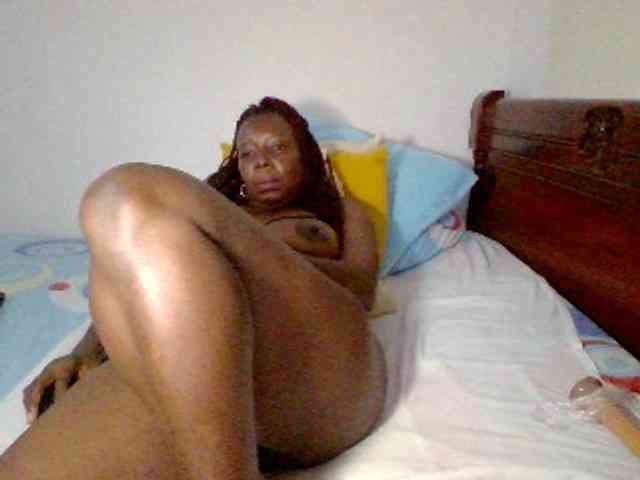 Lucypalmax webcam