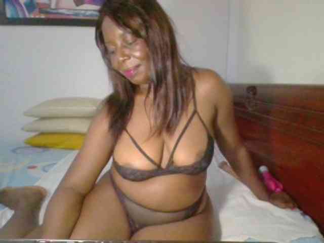 Lucypalmax webcam