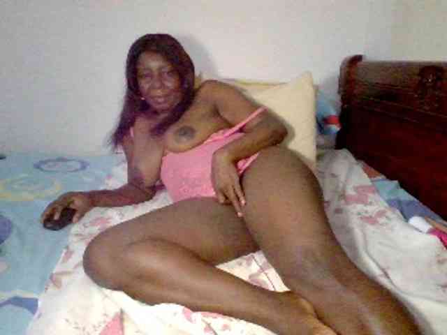 Lucypalmax webcam