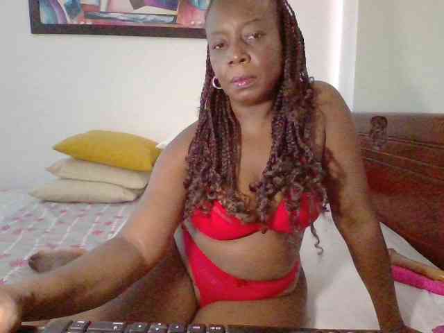 Lucypalmax webcam
