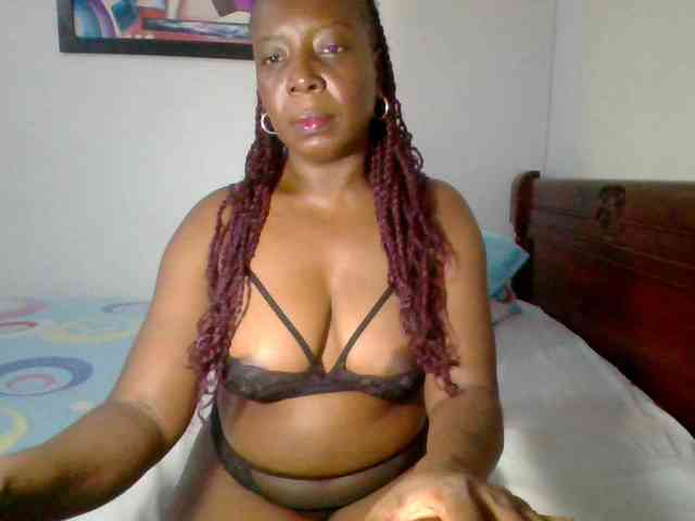 Lucypalmax webcam