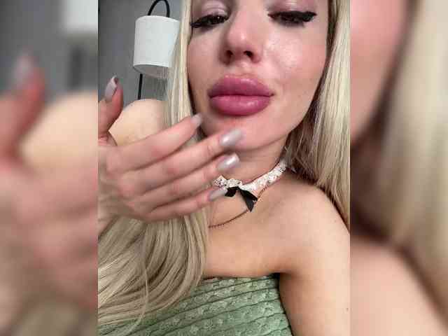 brunet-malibu Live Webcam on BongaCams
