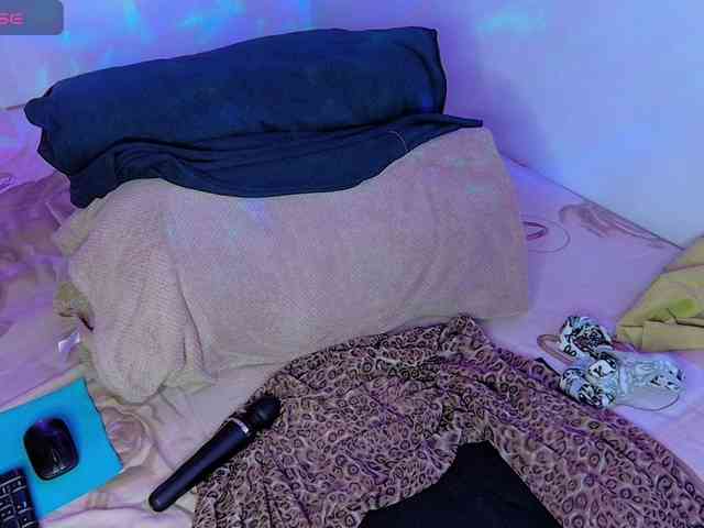 kiarybell__ webcam