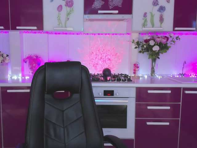 Olivija2020's BongaCams show and profile