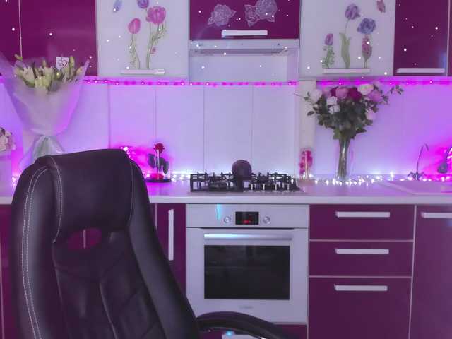 Olivija2020's BongaCams show and profile