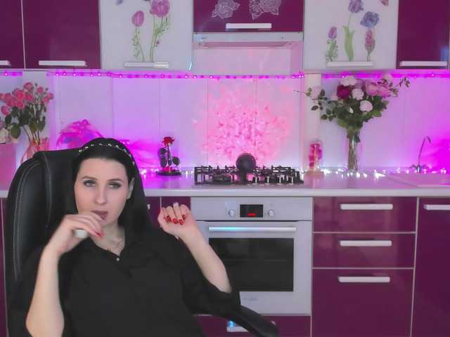 Olivija2020's BongaCams show and profile