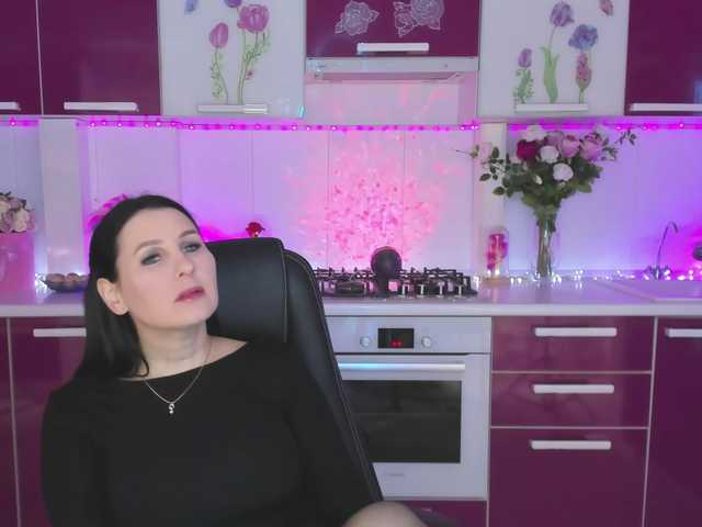 Olivija2020's BongaCams show and profile