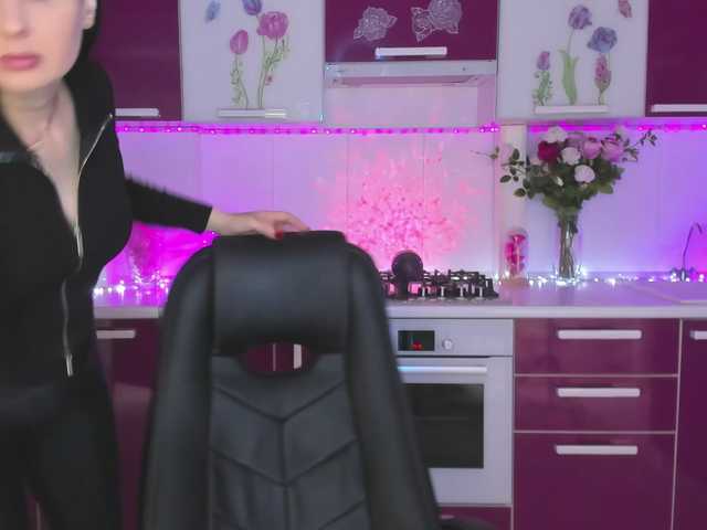 Olivija2020's BongaCams show and profile