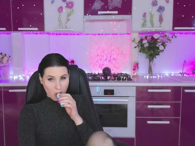Olivija2020's BongaCams show and profile