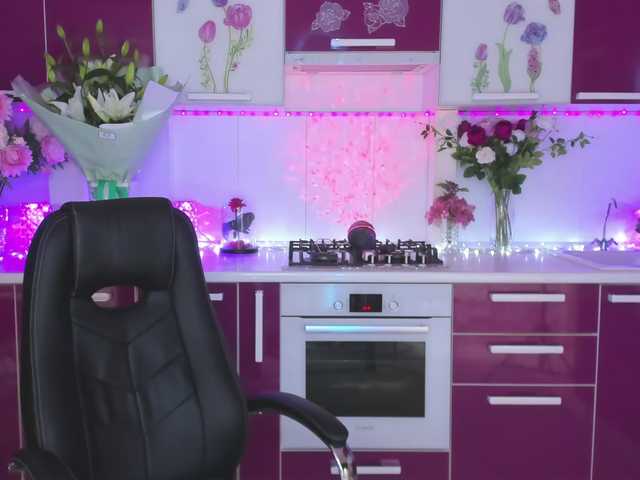 Olivija2020's BongaCams show and profile