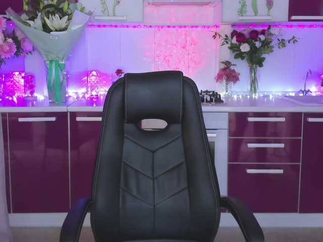 Olivija2020's BongaCams show and profile