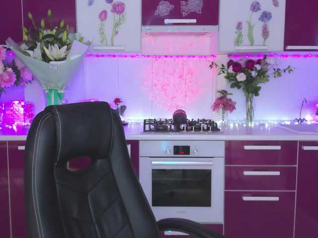 Olivija2020's BongaCams show and profile