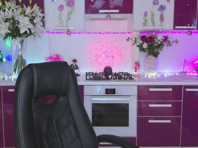 Olivija2020's BongaCams show and profile