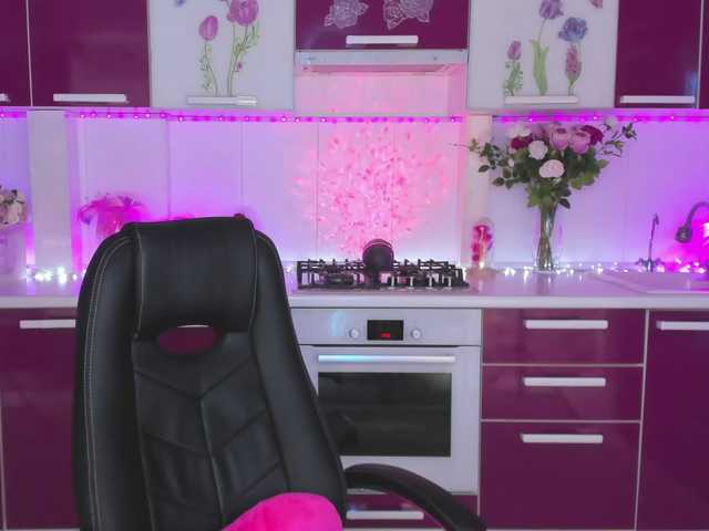 Olivija2020's BongaCams show and profile