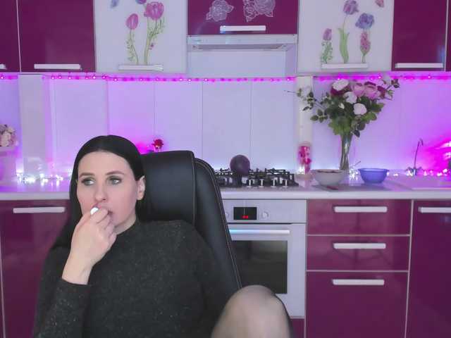 Olivija2020's BongaCams show and profile