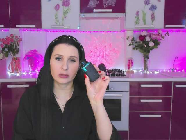 Olivija2020's BongaCams show and profile