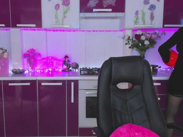 Olivija2020's BongaCams show and profile