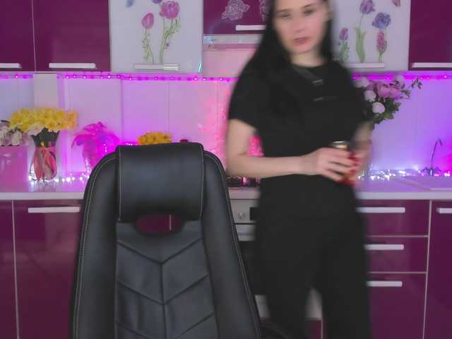 Olivija2020's BongaCams show and profile