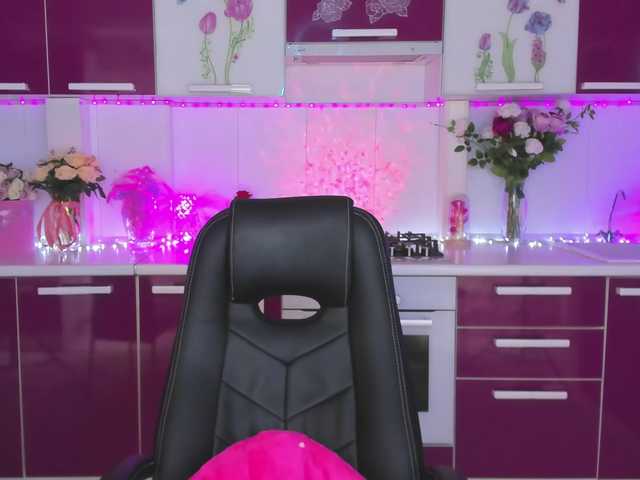 Olivija2020's BongaCams show and profile