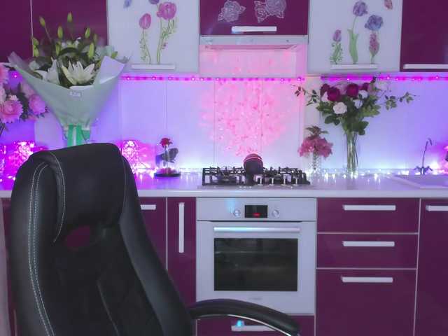 Olivija2020's BongaCams show and profile