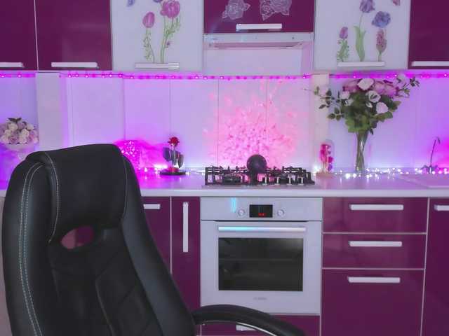 Olivija2020's BongaCams show and profile