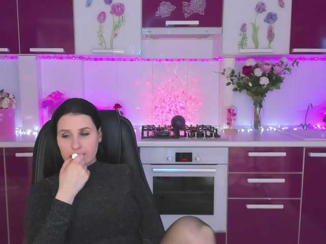 Olivija2020's BongaCams show and profile