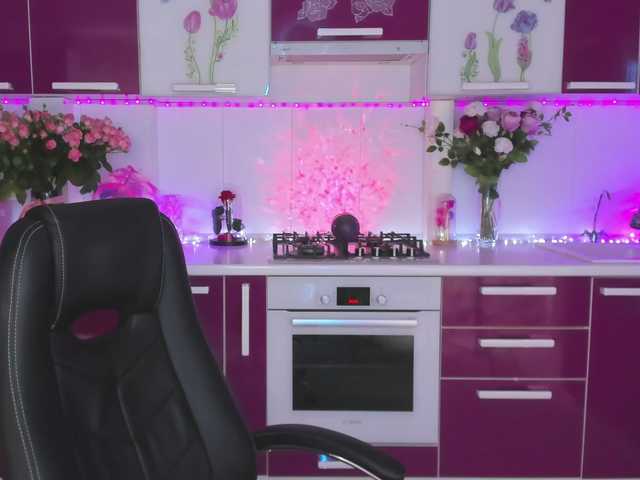 Olivija2020's BongaCams show and profile