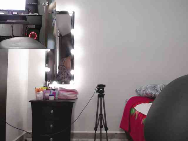 zoedoll webcam