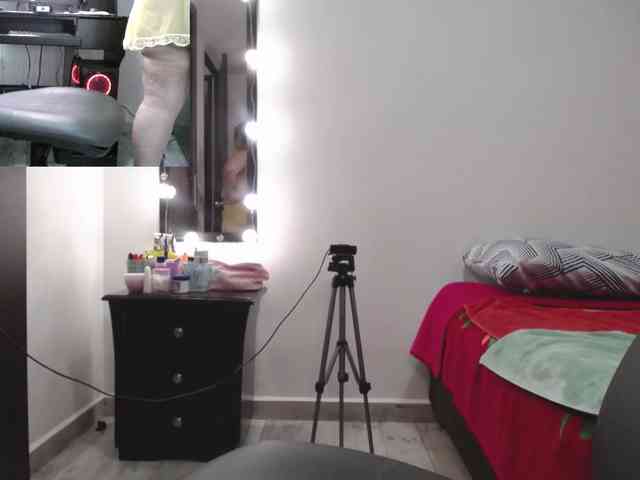 zoedoll webcam