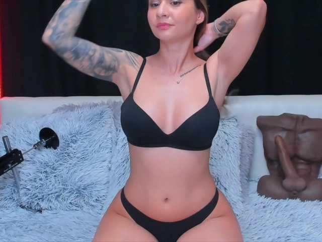 RoseCoxxx's BongaCams show and profile