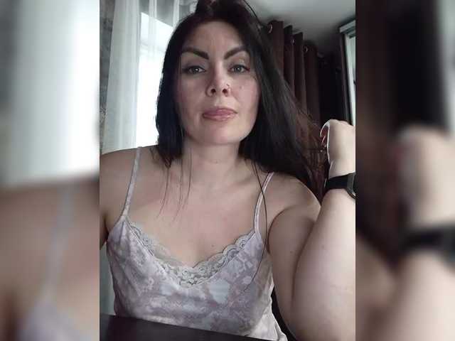 le modèle Katerinagreiz est en webcam porno dans un show sur le site bongacams, il possède les tags suivants: White/Caucasian,Brunette,Shaved