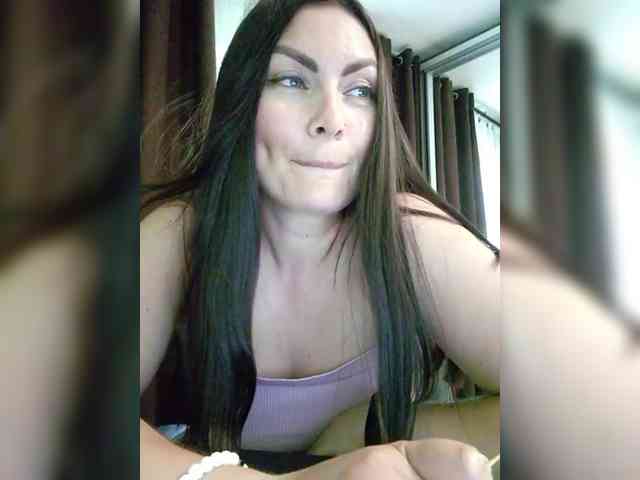 Katerinagreiz Live Webcam on BongaCams